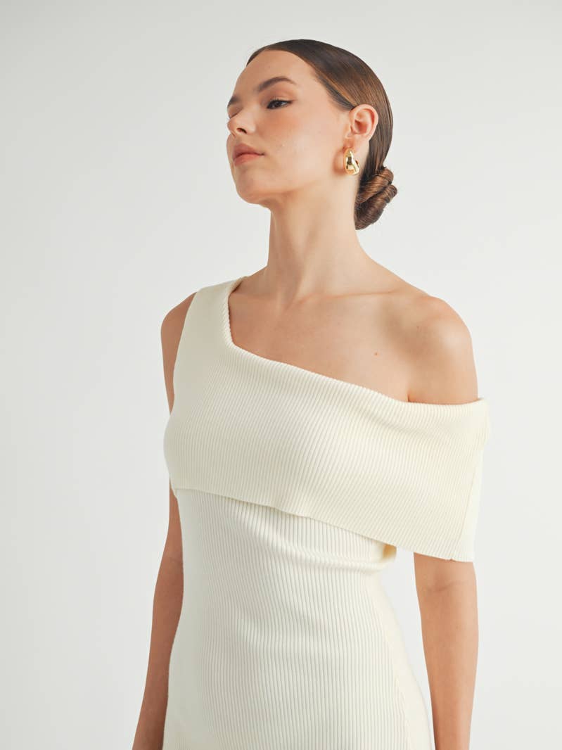 Vestido tipo suéter con un solo hombro