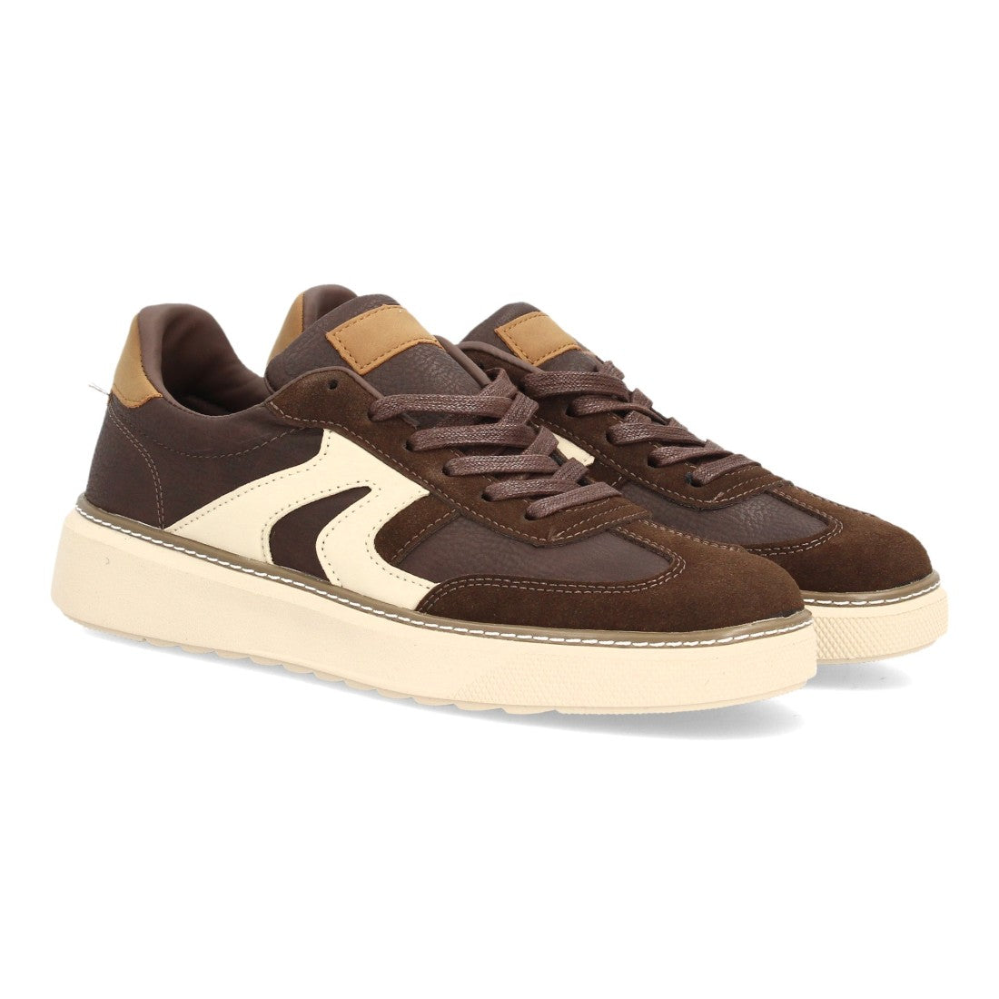 Zapatillas barefoot de Hombre de estilo casual con silueta clásica.