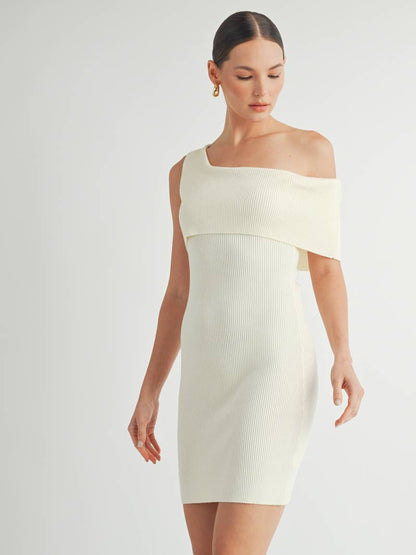 Vestido tipo suéter con un solo hombro