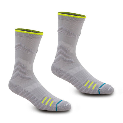 Calcetines deportivos de compresión técnica sin costuras. Gris