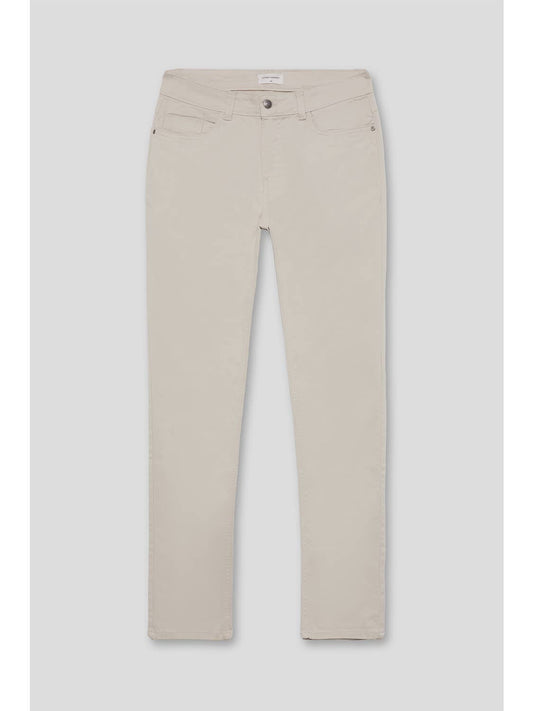 Pantalón casual confeccionado con estructura diagonal